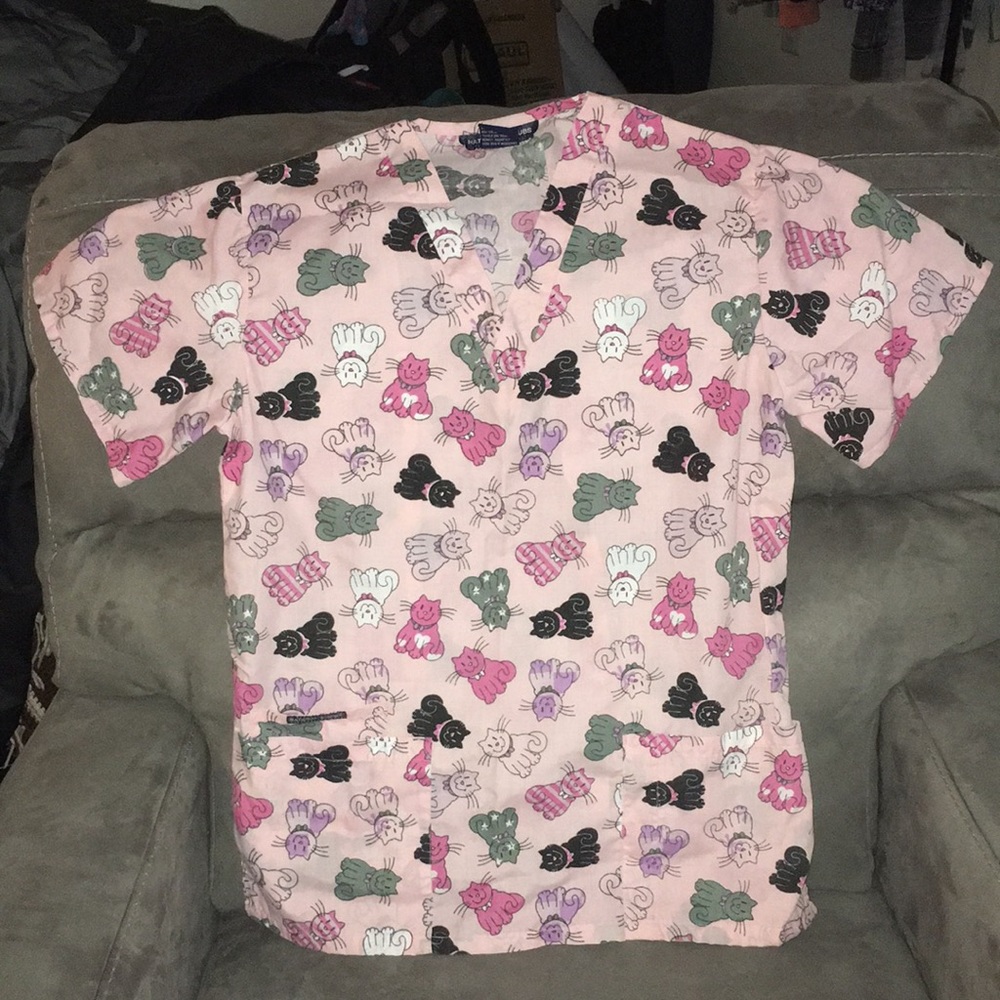 SOLD ON VINTED || National Scrubs Pink XS Kitty Cat Scrub Top
